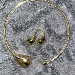 Elegant Gold Jewelry Set